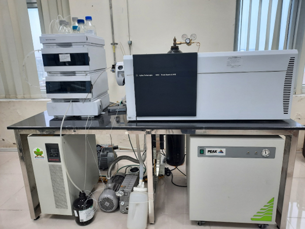 Liquid chromatography system - triple quadrupole mass spectrometry LC-MS/MS Agilent 6460